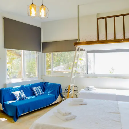 Nature Lovers-golden * خْريسيا أموذيا