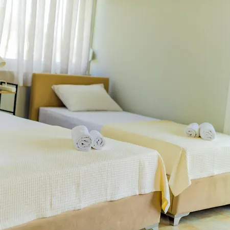 Nature Lovers-golden خْريسيا أموذيا