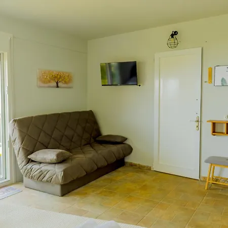 Nature Lovers-golden *